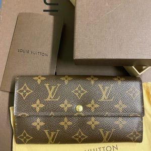 Louis Vuitton Monogram Sarah Wallet